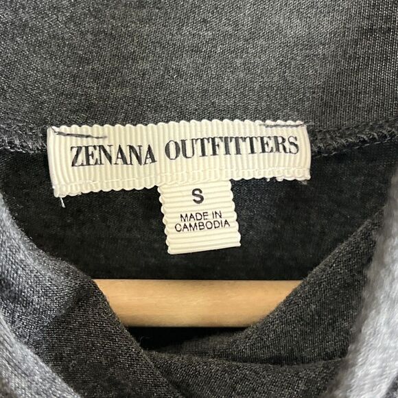 ZENANA Outfitters Small Gray Long Sleeved Cowl Neck Blouse - Picture 5 of 9